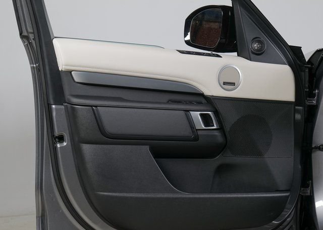 New 2026 Eiger Grey Land Rover Dynamic SE image 27