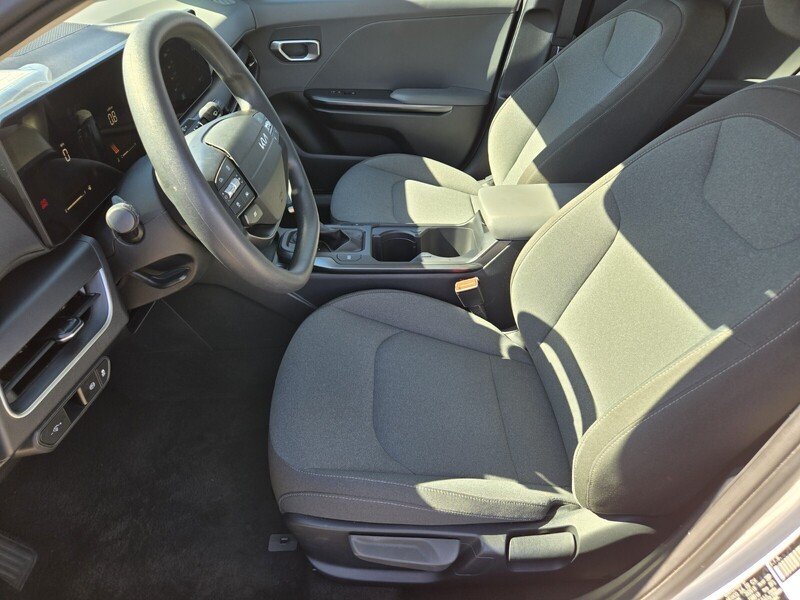 Used 2025 Snow White Pearl KIA LXS FWD image 10