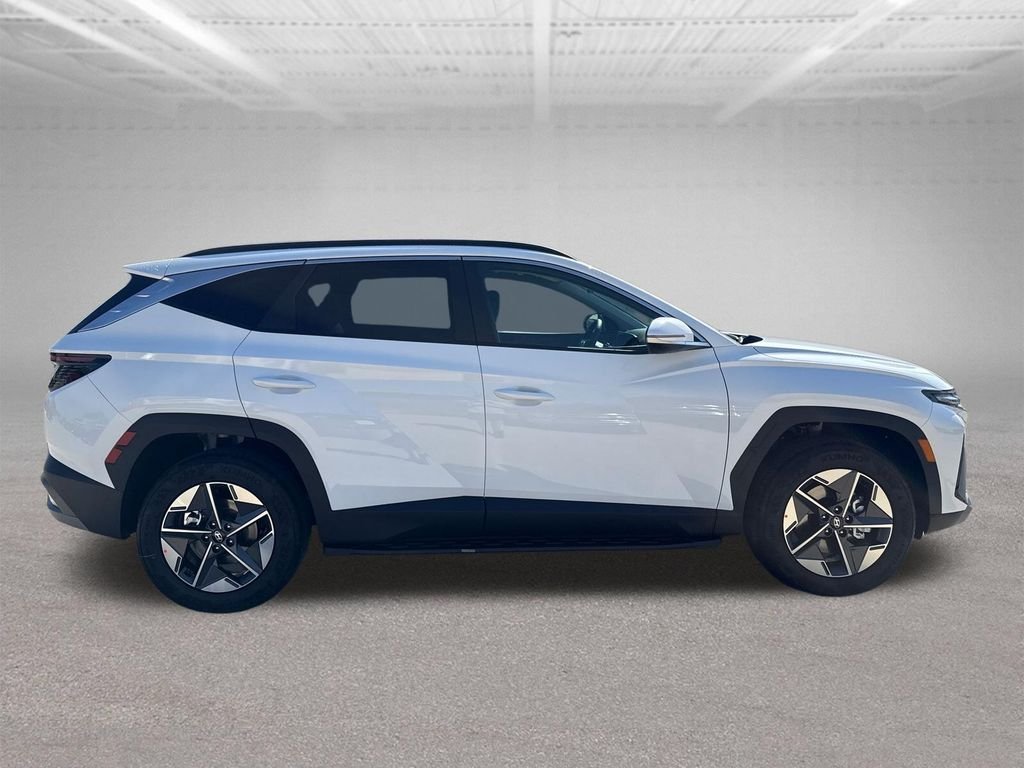 New 2026 White Hyundai SEL Premium image 6