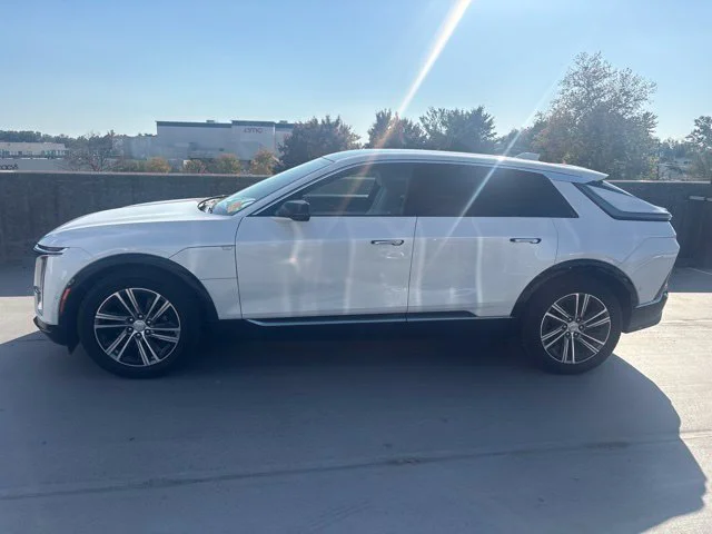 Used 2024 Cadillac LYRIQ Luxury 1 with VIN 1GYKPPRK7RZ103520 for sale in Bethesda, MD