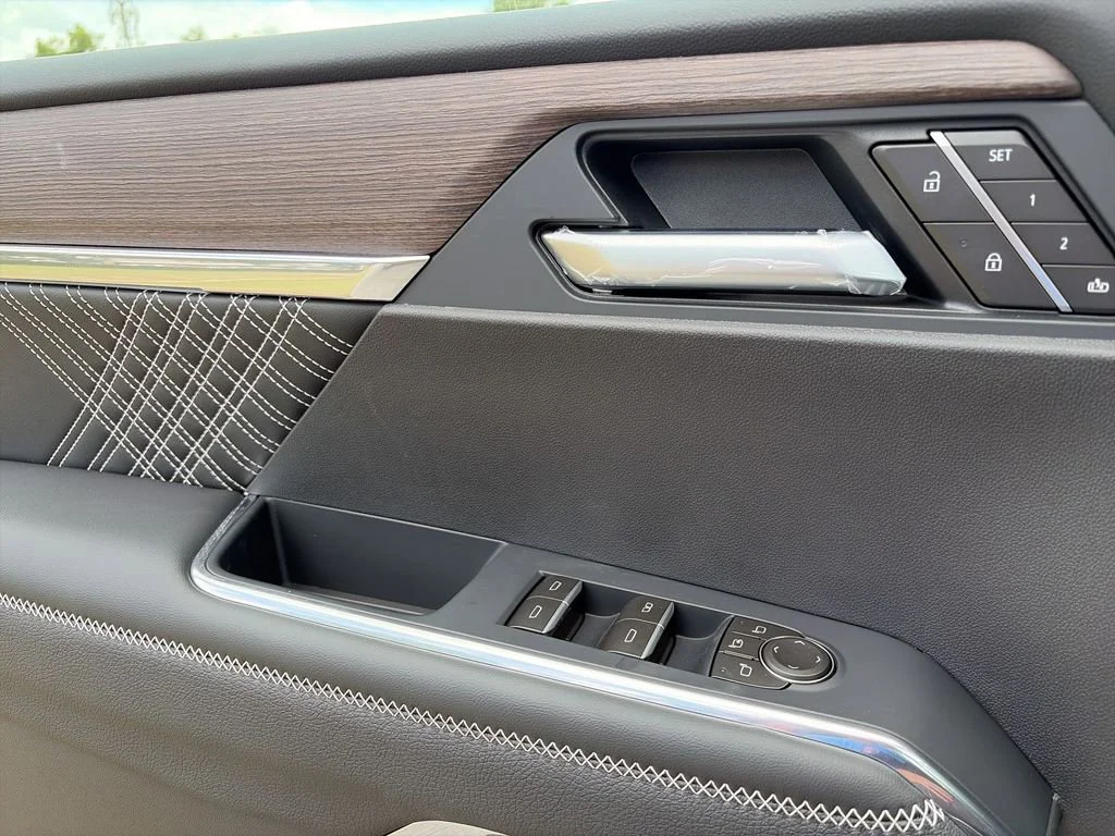 2026 GMC Acadia Denali - Photo 29