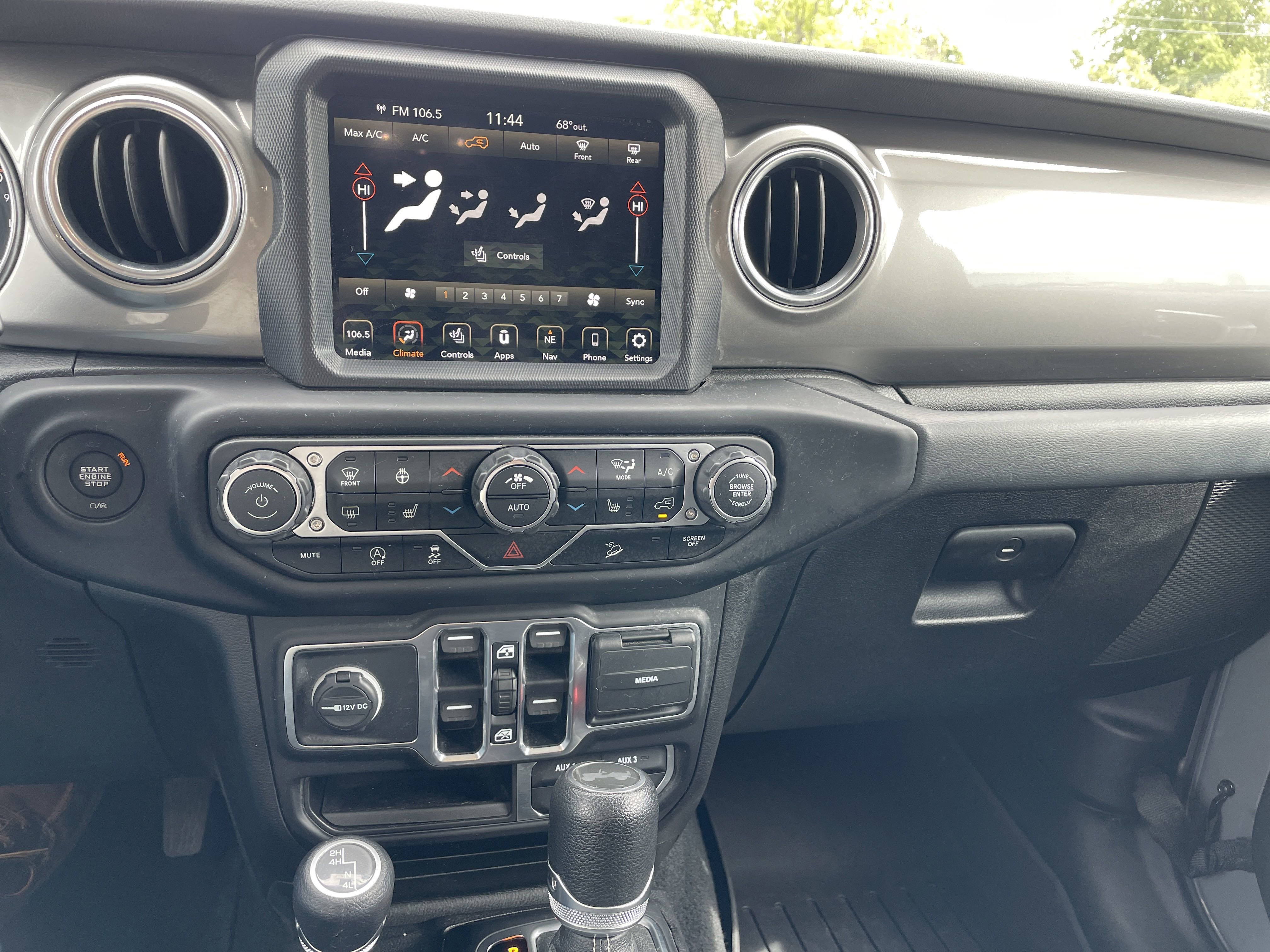 Used 2020 Sting-Gray Clearcoat Jeep Sahara image 18