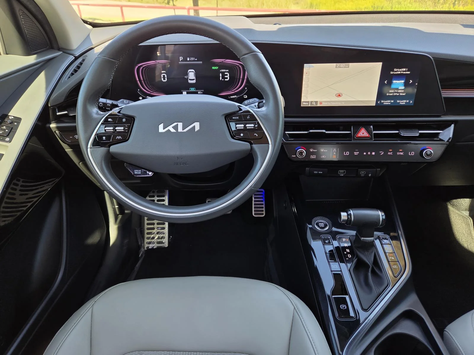 2023 Kia Niro EX Touring - Photo 10