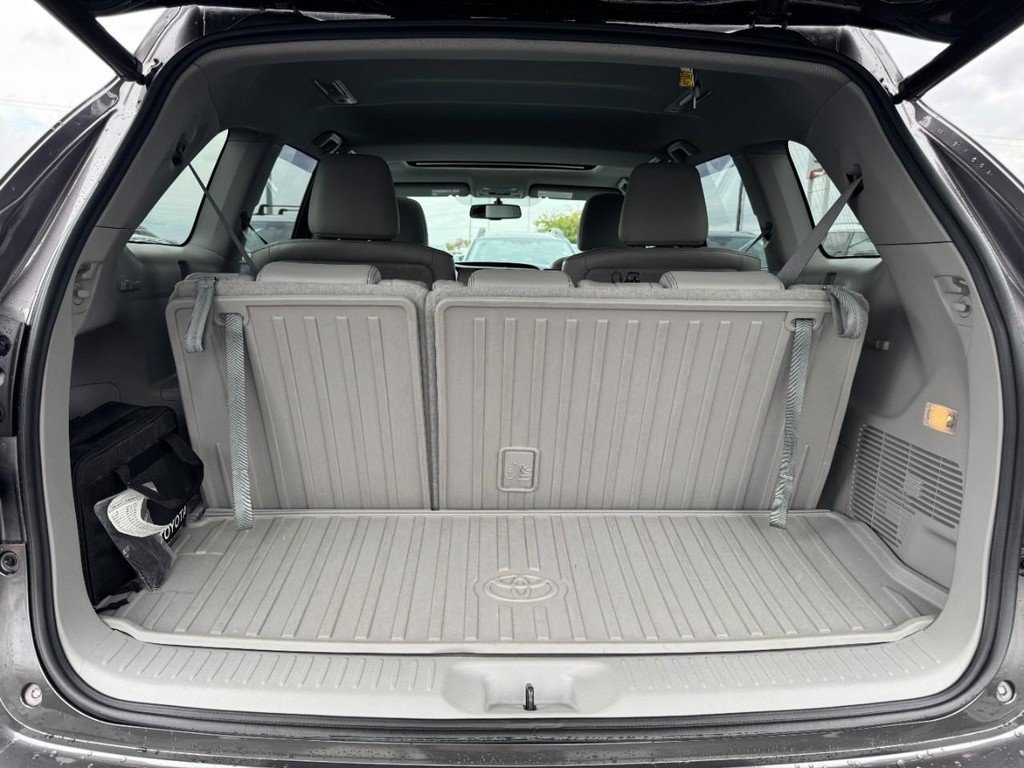 Used 2015 Gray Toyota Limited image 6