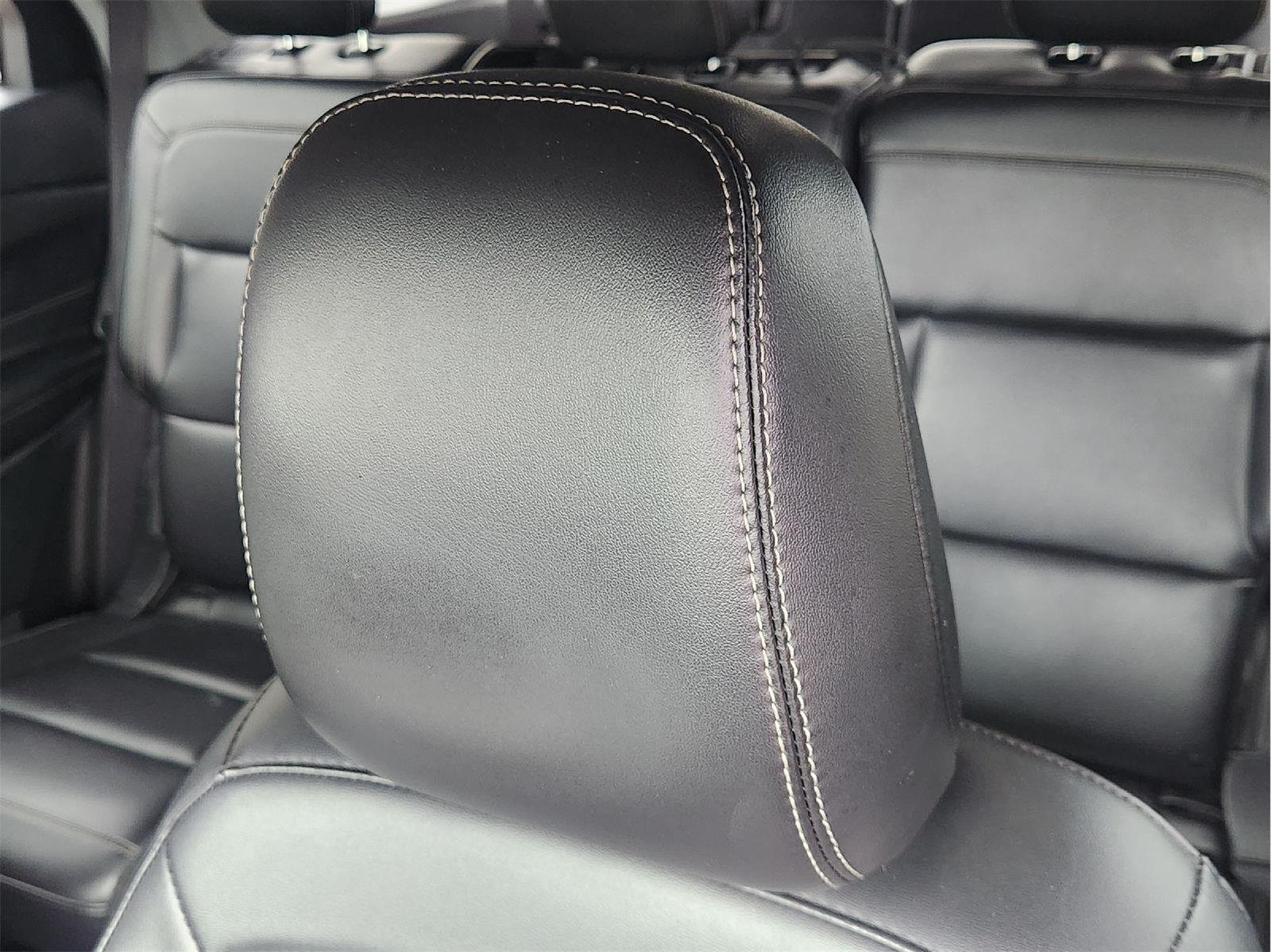 2023 Ford Explorer photo 15 of 34