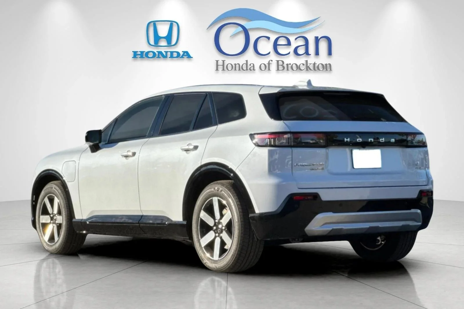 New 2026 Frostline White Pearl Honda Touring image 3
