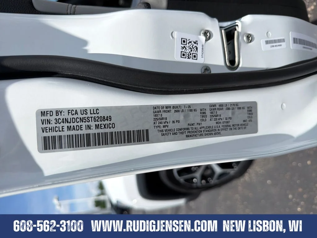 Used 2025 White Jeep Limited image 28