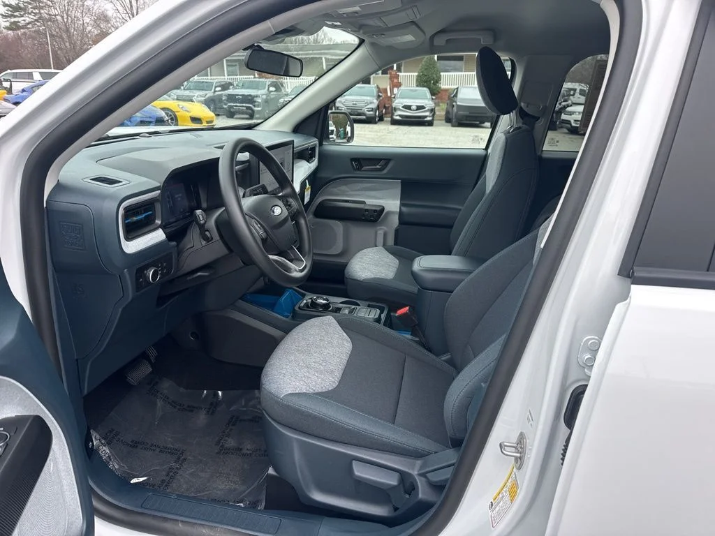 Used 2025 White Ford XLT image 9