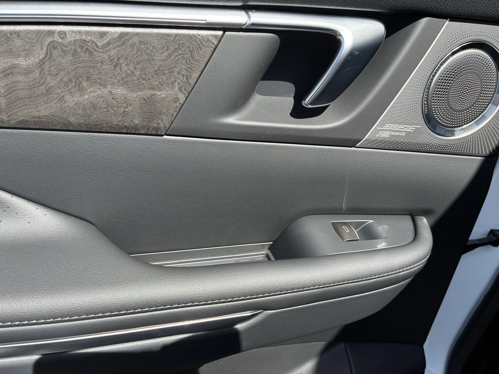 New 2027 Iridescent White Tricoat Buick Avenir image 17