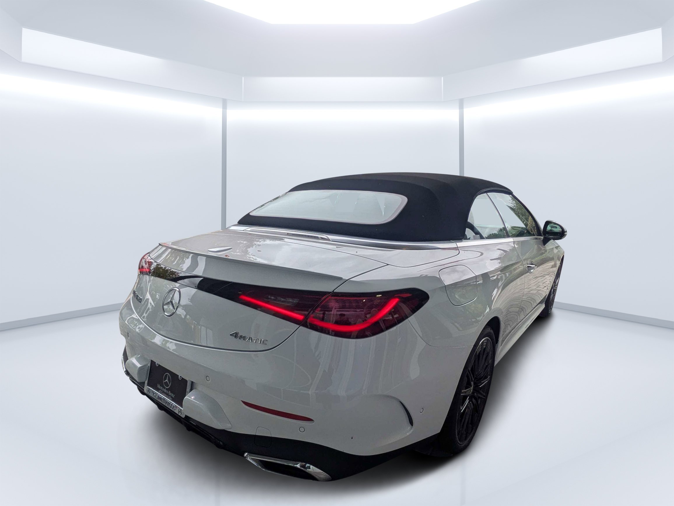 New 2027 MANUFAKTUR Moonlight White Metallic Mercedes-Benz CLE 450 image 3