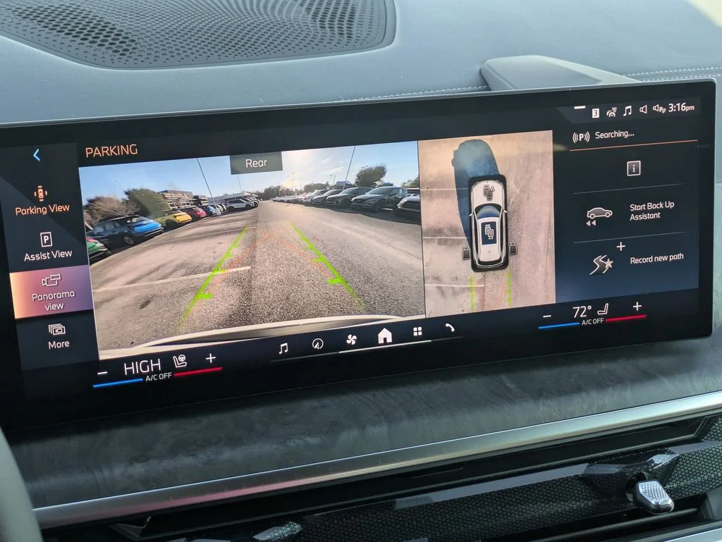New 2026 White BMW sDrive40i image 19
