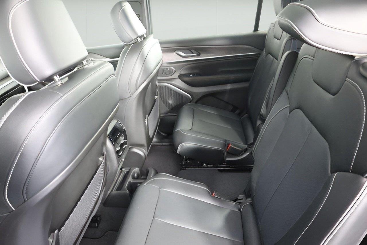 2025 Jeep Grand Cherokee L Overland - Photo 8