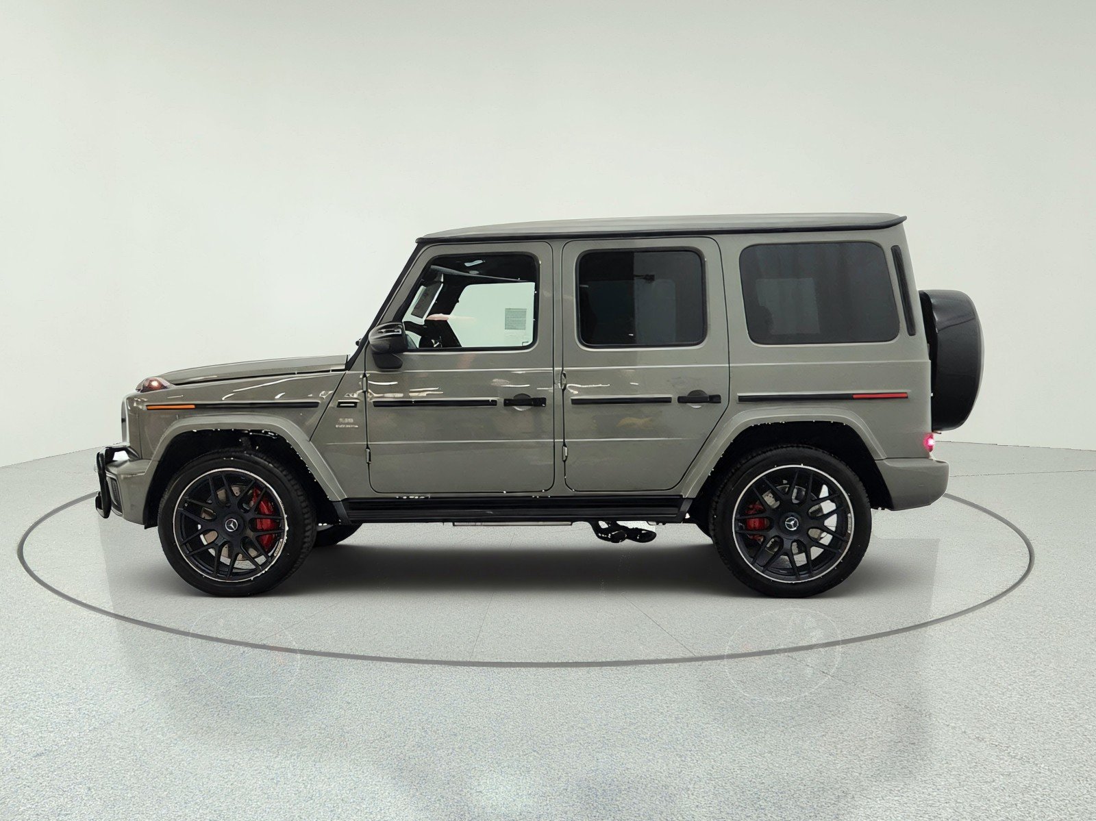 New 2026 MANUFAKTUR Arabian Grey Non- Metallic Mercedes-Benz AMG® G 63 SUV image 8