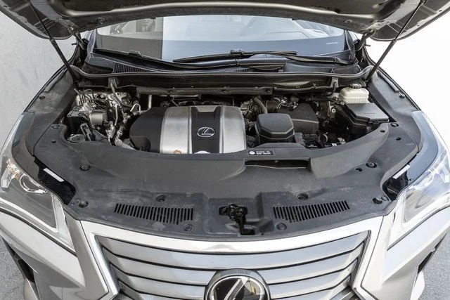 Used 2018 Atomic Silver Lexus 350 image 16