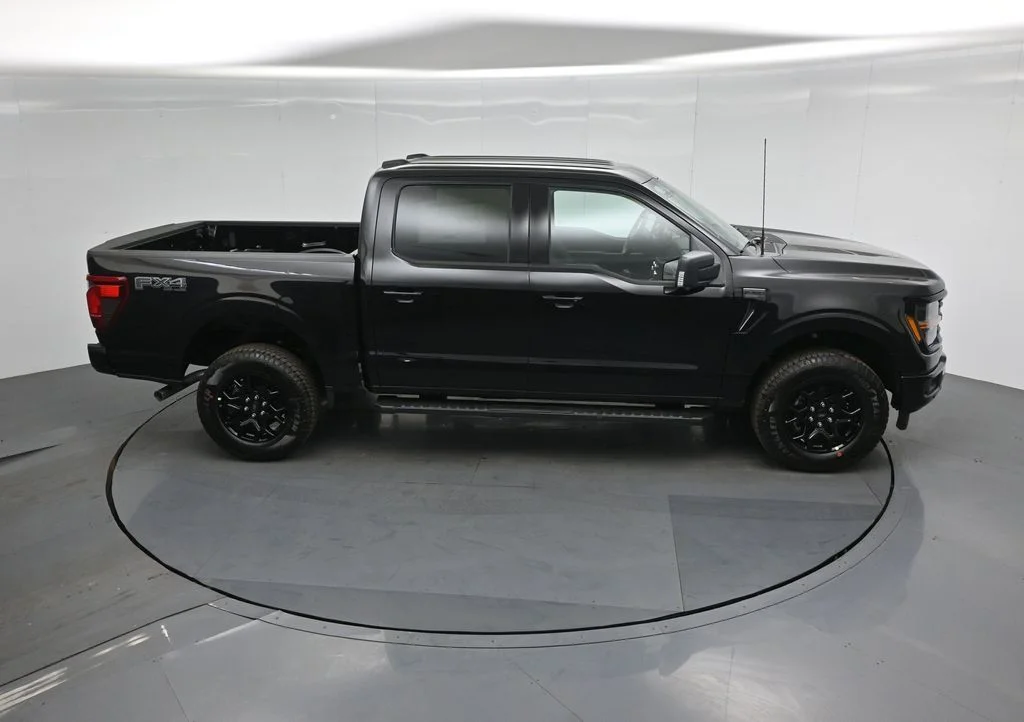 New 2026 Agate Black Metallic Ford XLT image 37