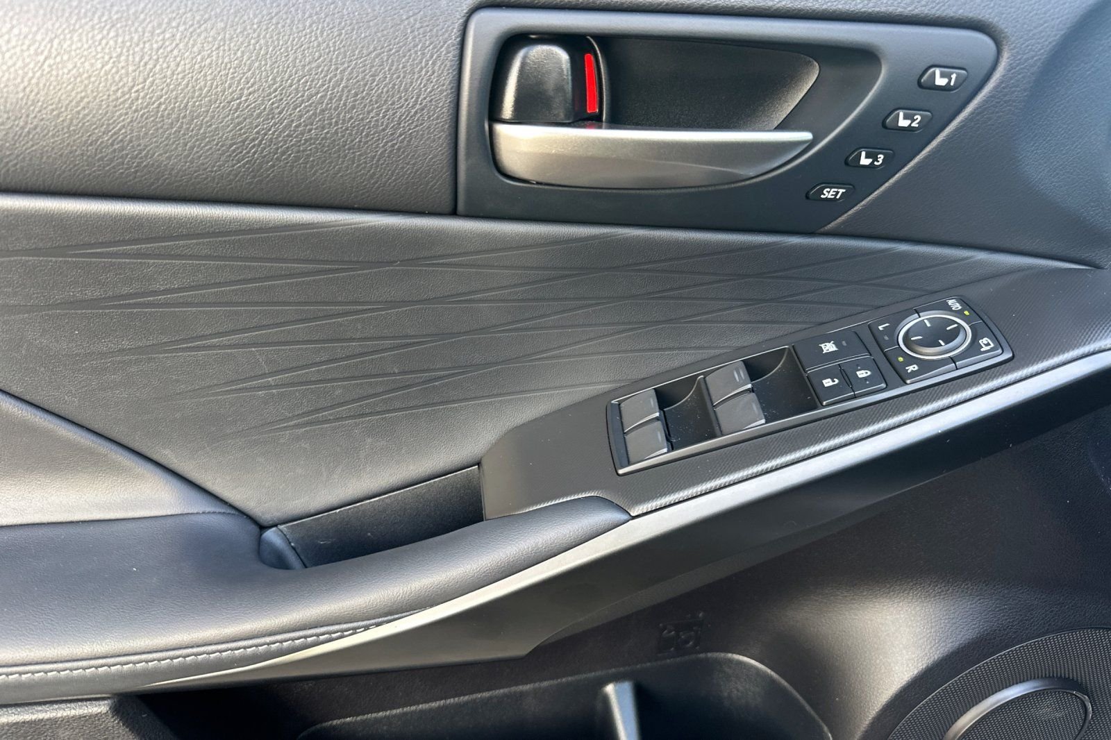 Used 2025  Lexus 350 F SPORT image 11
