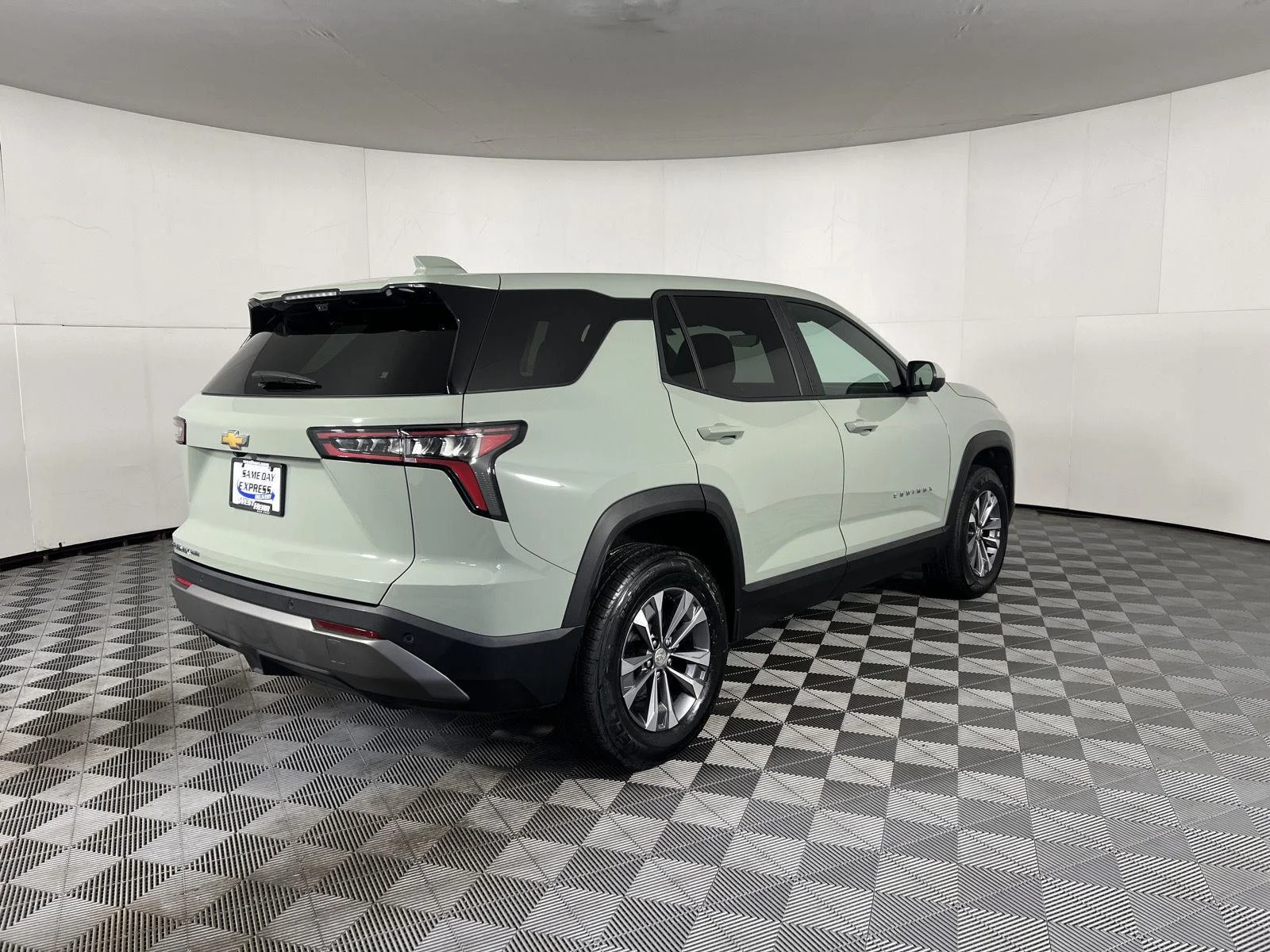 Used 2025 Cacti Green Chevrolet AWD LT image 6