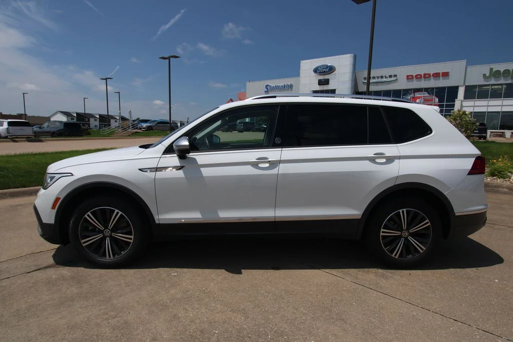 Used 2024  Volkswagen 2.0T Wolfsburg Edition image 17