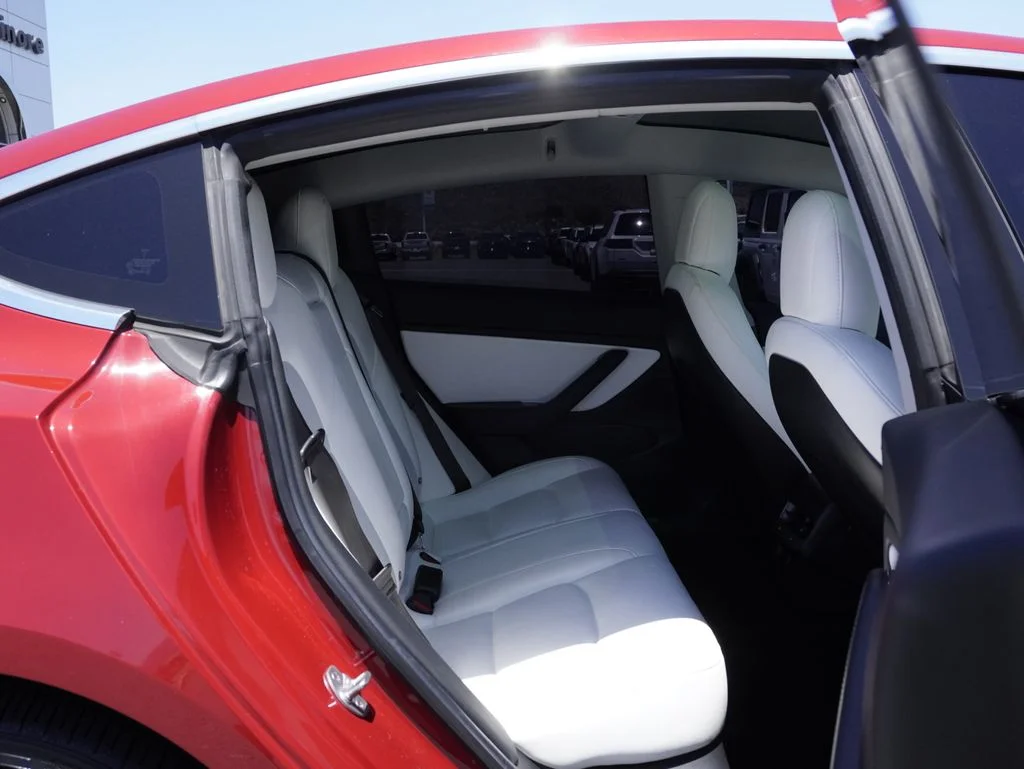 Used 2018 Red Tesla Long Range image 21