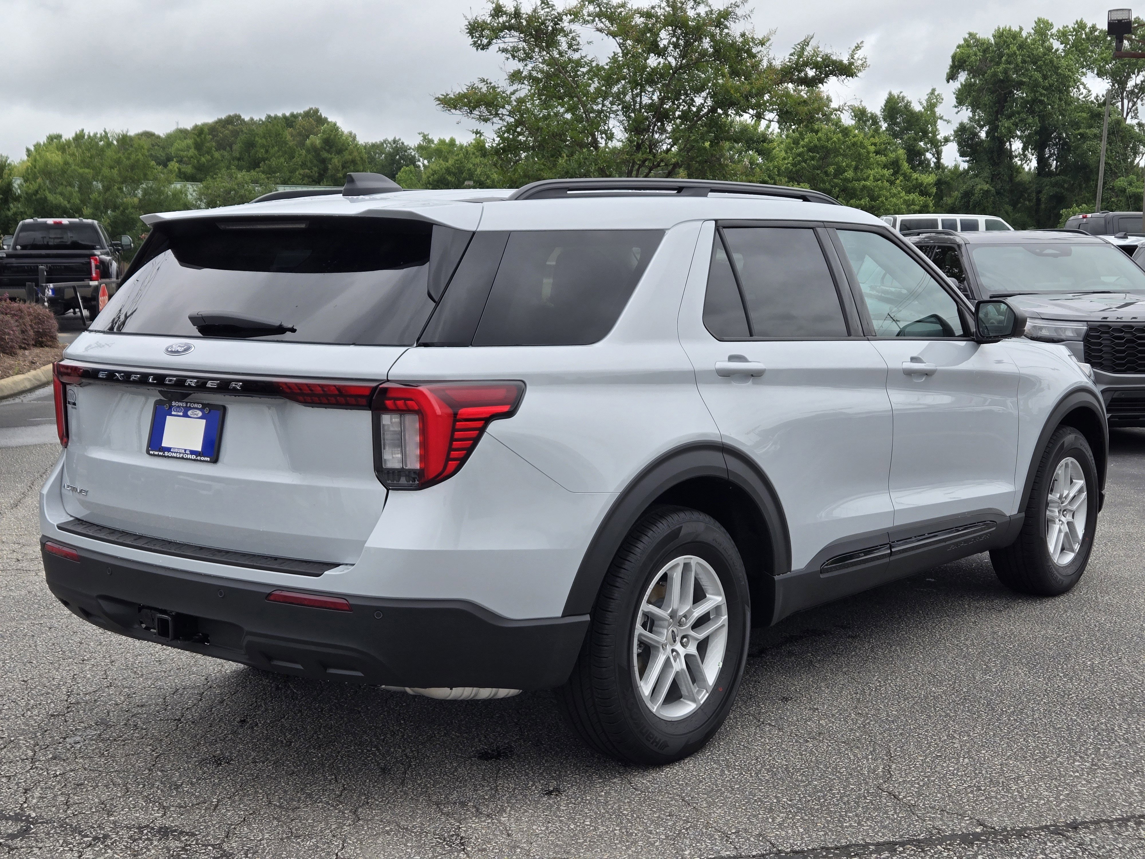 New 2026 Space White Metallic FORD Active image 8