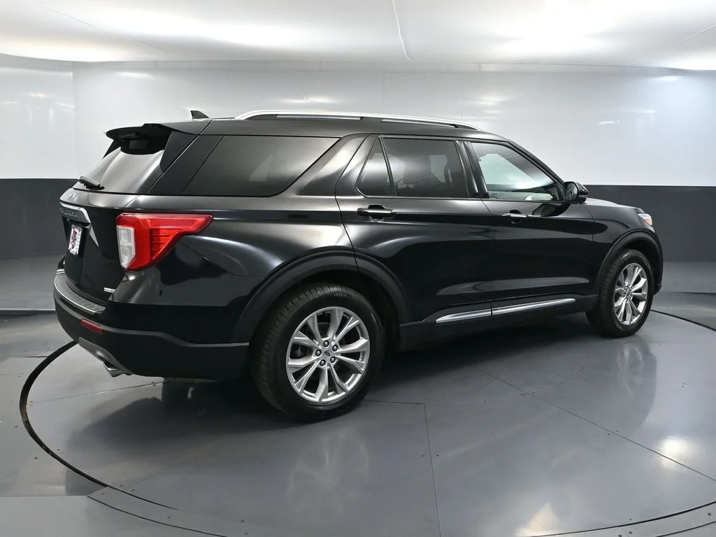 Used 2020 Black Ford Limited image 5