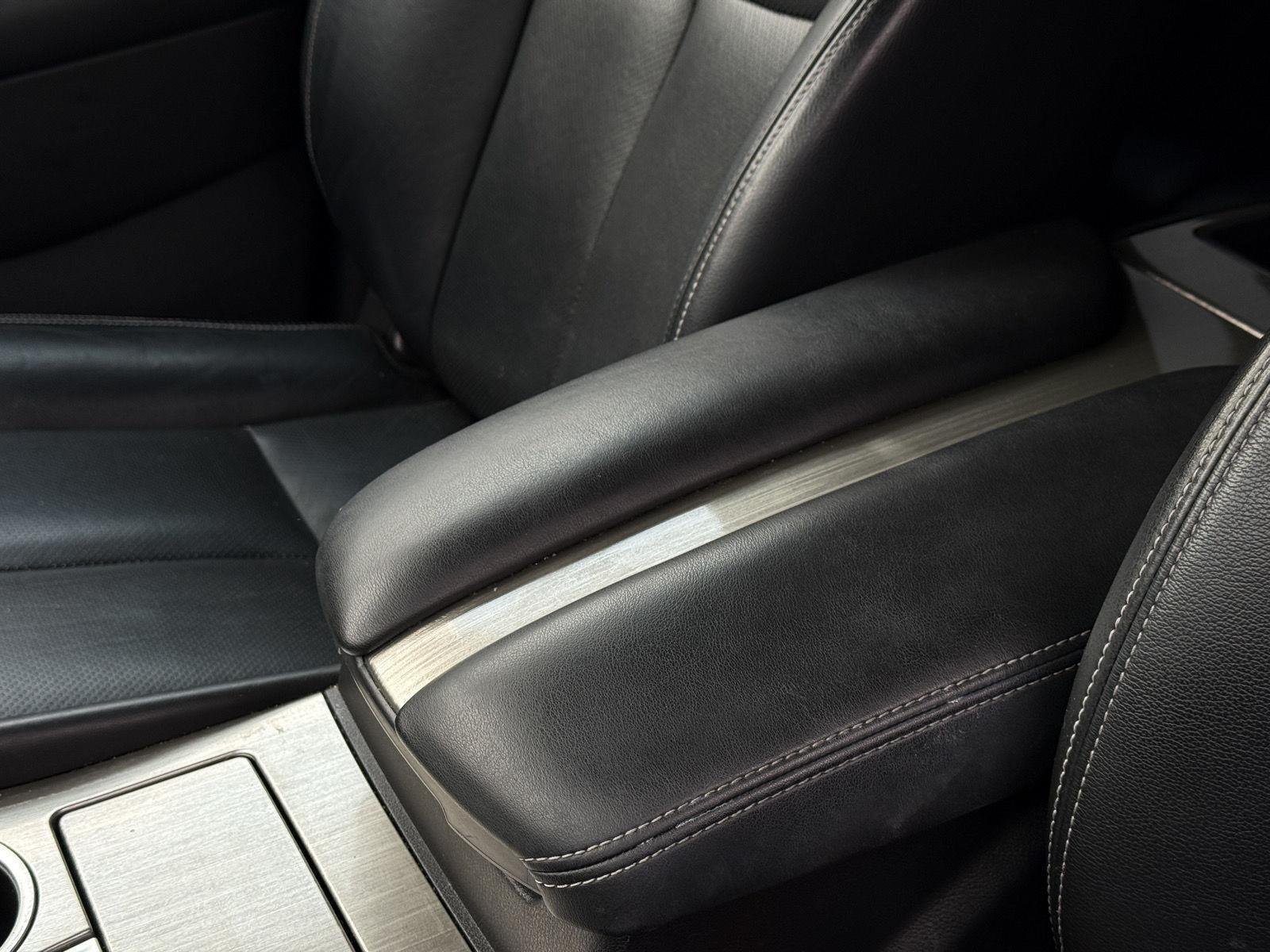 Used 2016 Pearl White Nissan SL image 13