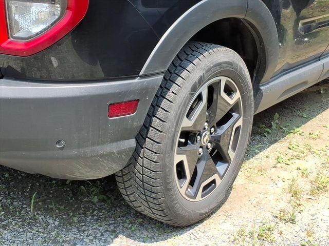 Used 2022 Black Ford Outer Banks image 11