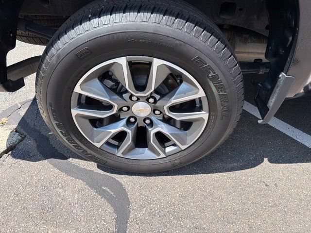 Used 2024 Gray Chevrolet LT image 29