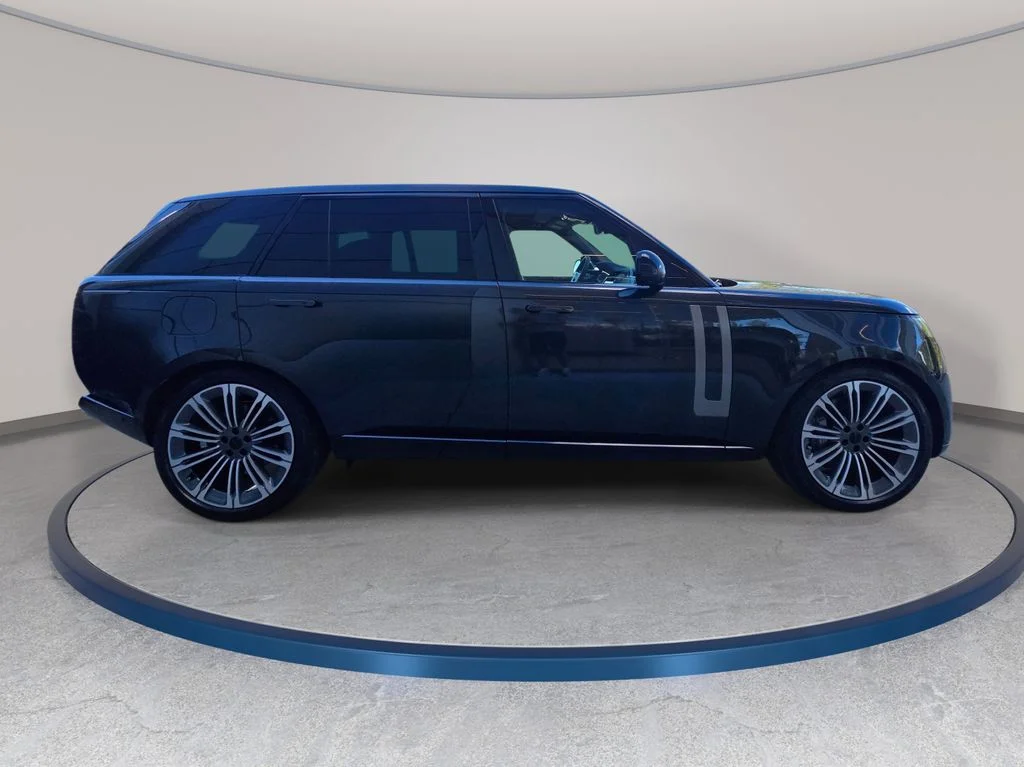 New 2026 Carpathian Grey LAND ROVER SE 7 Seats image 4