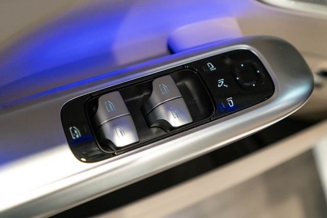 New 2026 Polar White Mercedes-Benz C 300 image 18