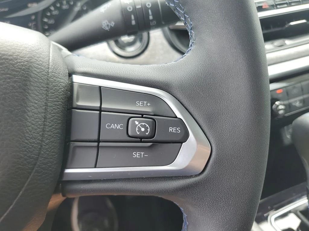 Certified Used 2022 Black Jeep Latitude image 24