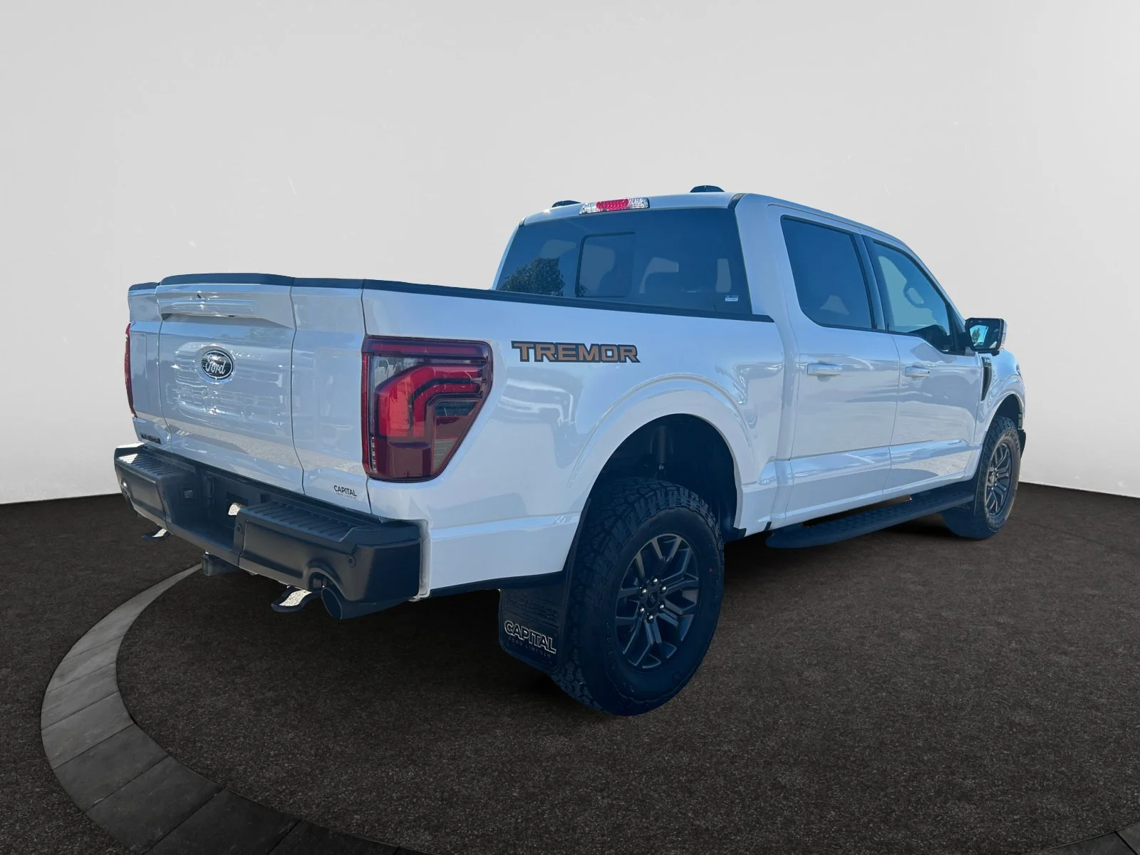 New 2026 Oxford White Ford Tremor image 5