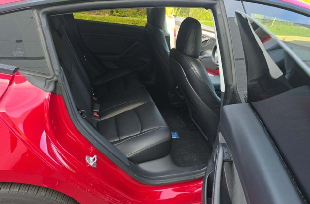 Used 2021  Tesla Long Range image 8