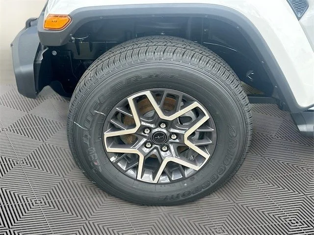 2025 Jeep Wrangler 4-Door Sahara - Photo 18