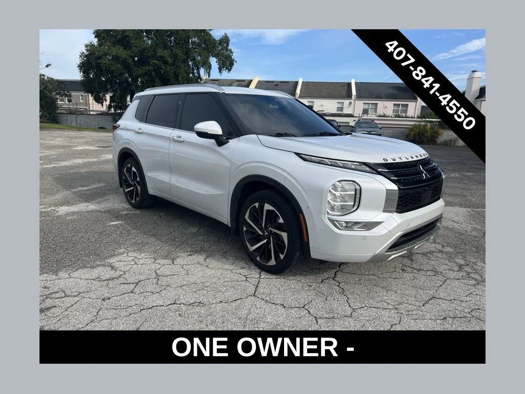 Used 2024 White Mitsubishi SEL image 1