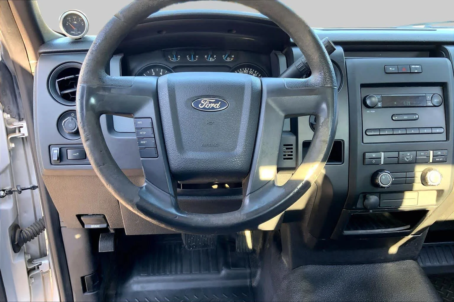 Used 2014 Ingot Silver Metallic Ford XL image 5