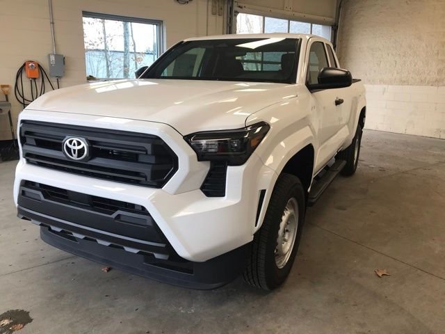 Certified Used 2024 Off-white Toyota SR image 22