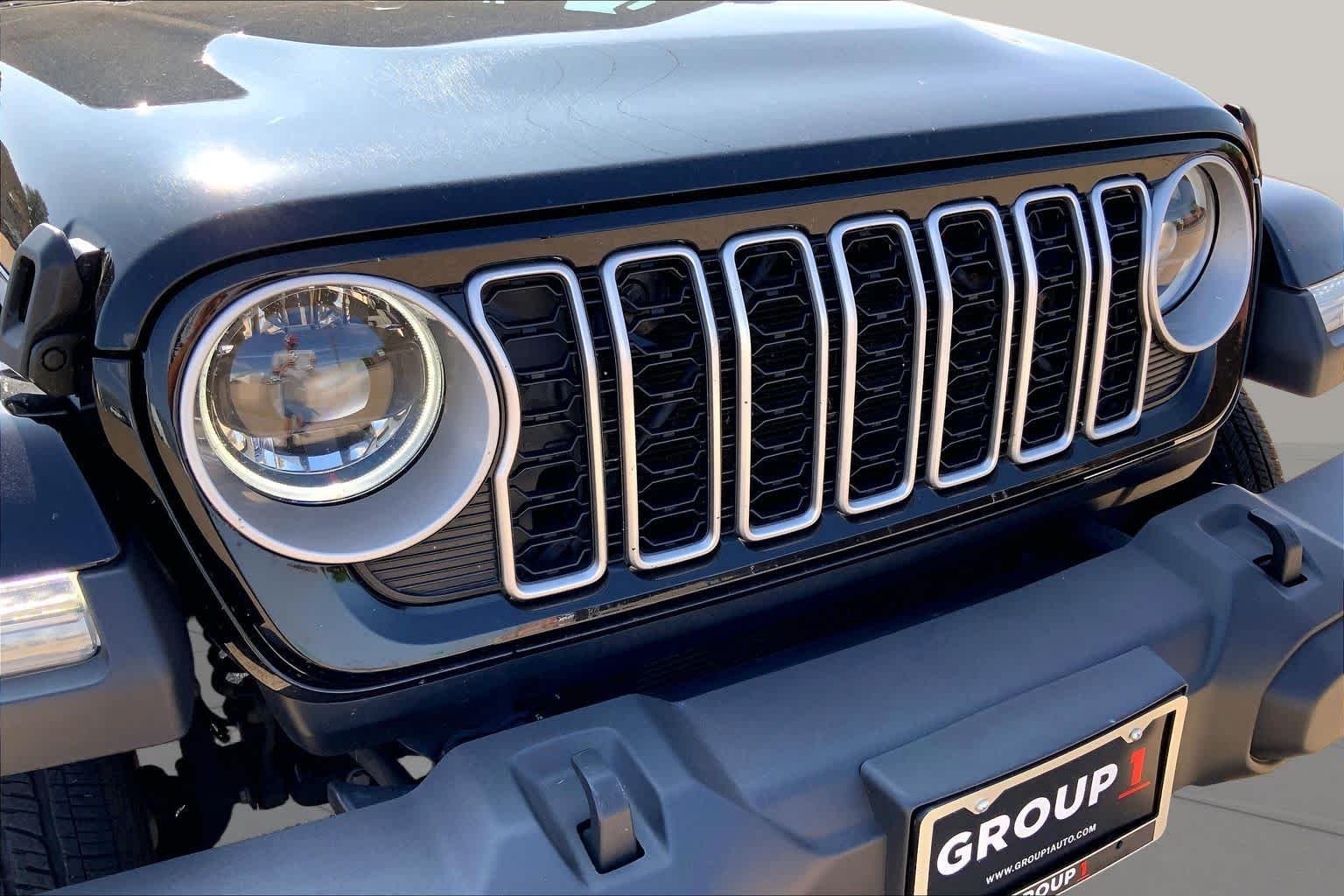 Used 2025 Black Clearcoat Jeep Sahara image 30