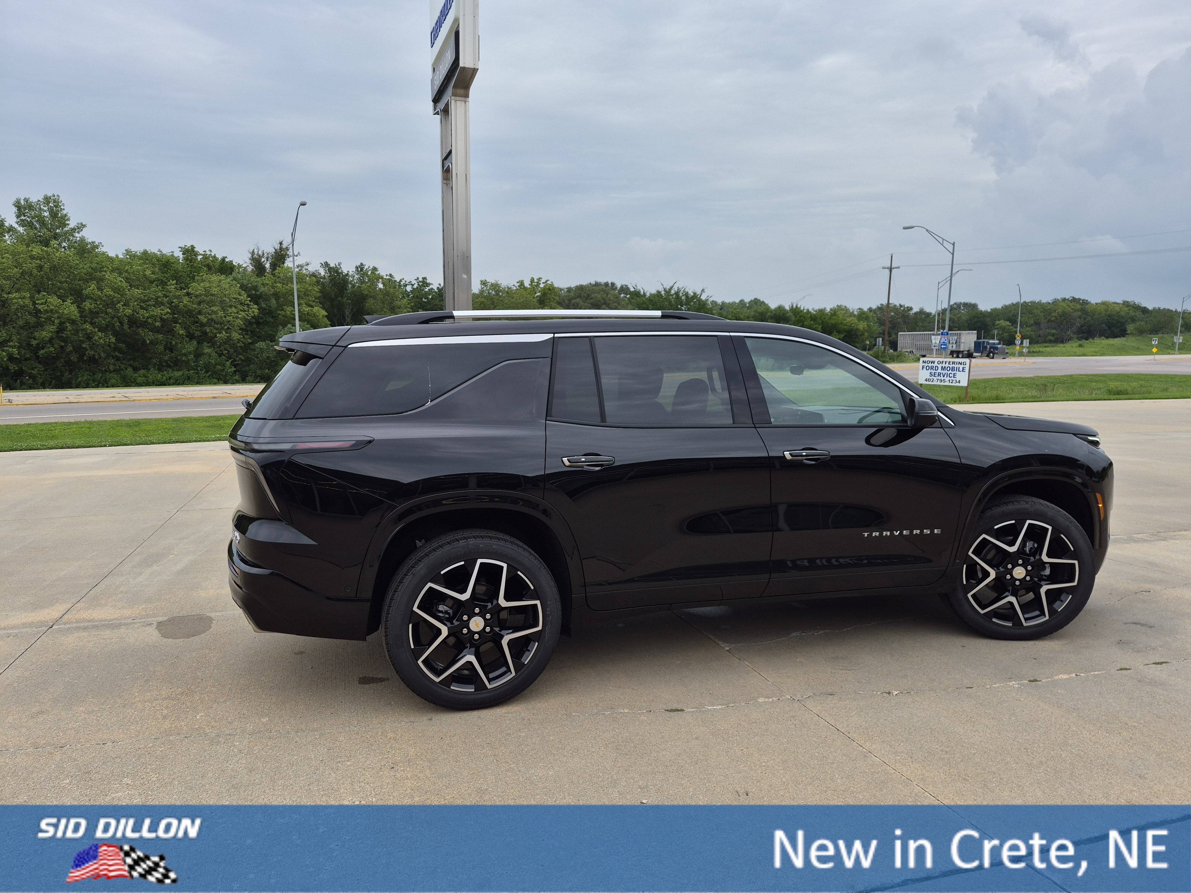 New 2026 Mosaic Black Metallic Chevrolet High Country image 13