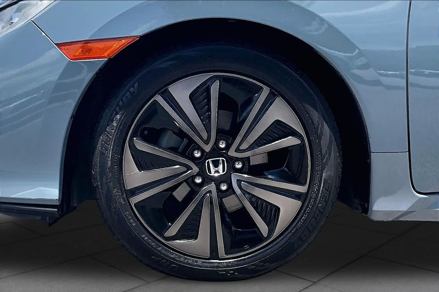 Used 2018 Sonic Gray Pearl Honda EX image 10