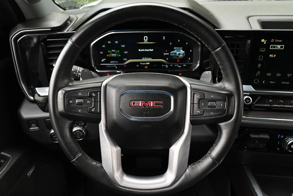 Used 2023 White GMC SLT image 12