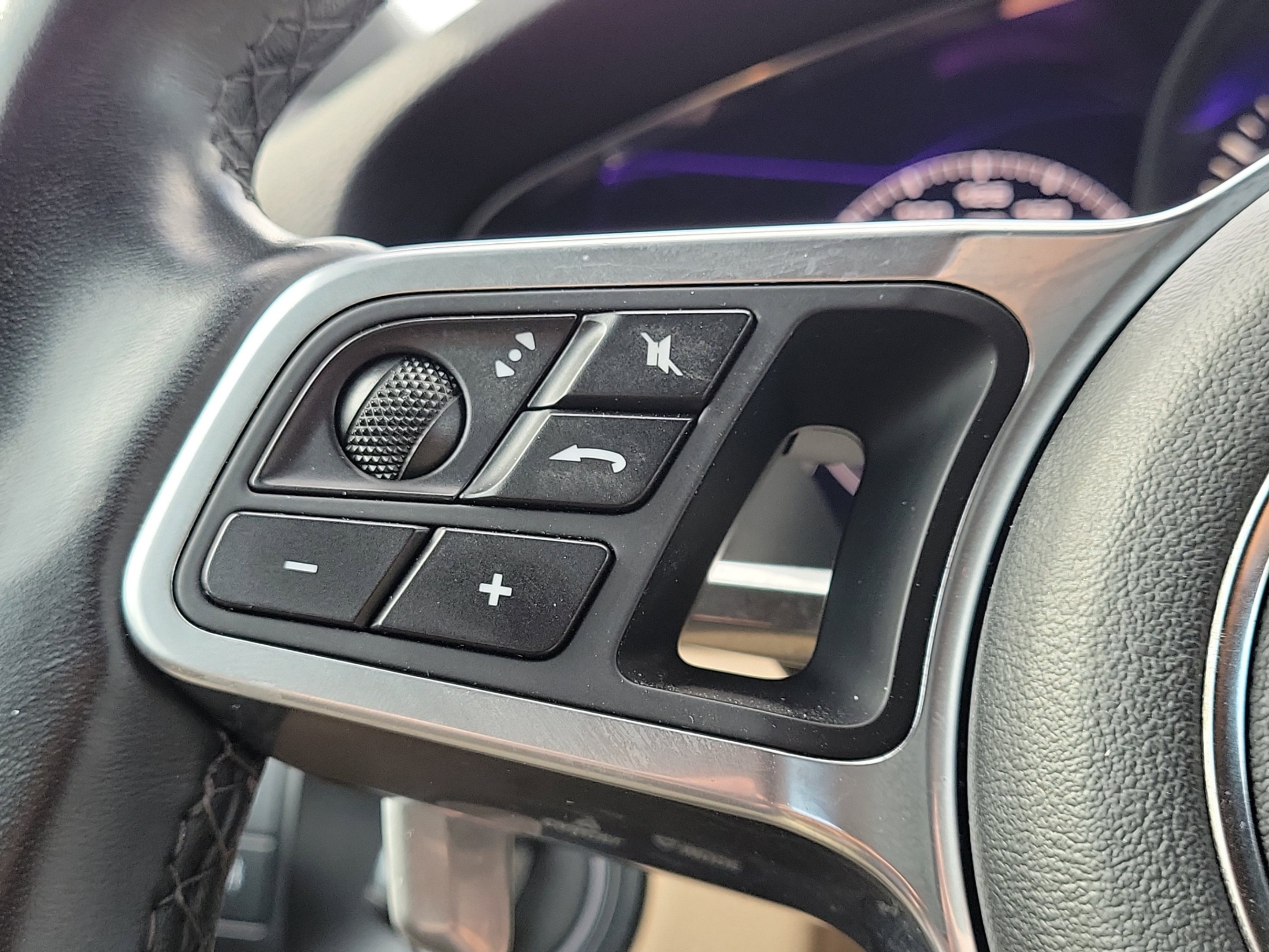 Used 2022 Black Porsche Platinum Edition image 30