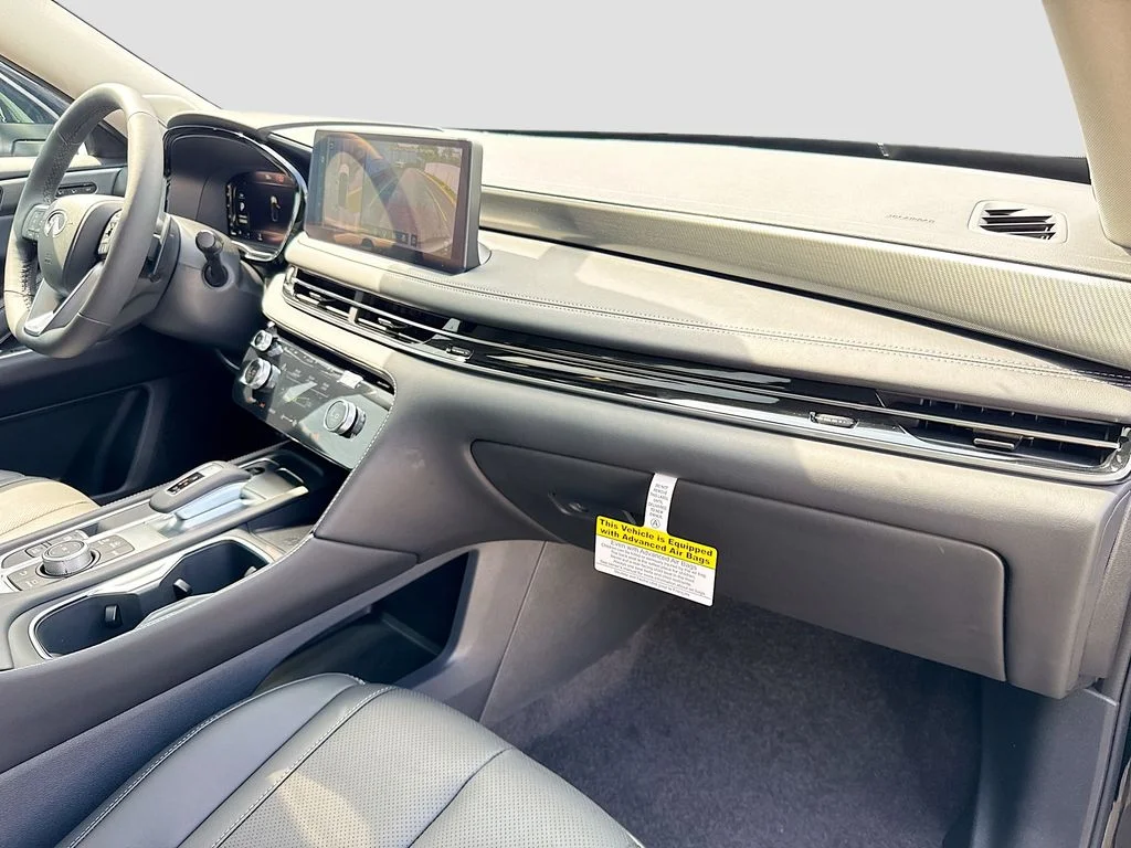 New 2027 MINERAL BLACK INFINITI Luxe FWD image 32