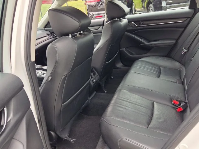 Used 2021 White Honda EX-L image 8