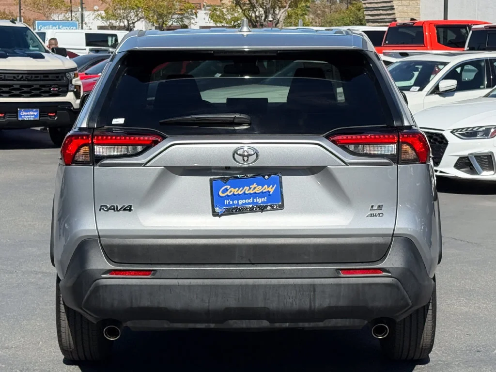 Used 2025  Toyota LE image 9