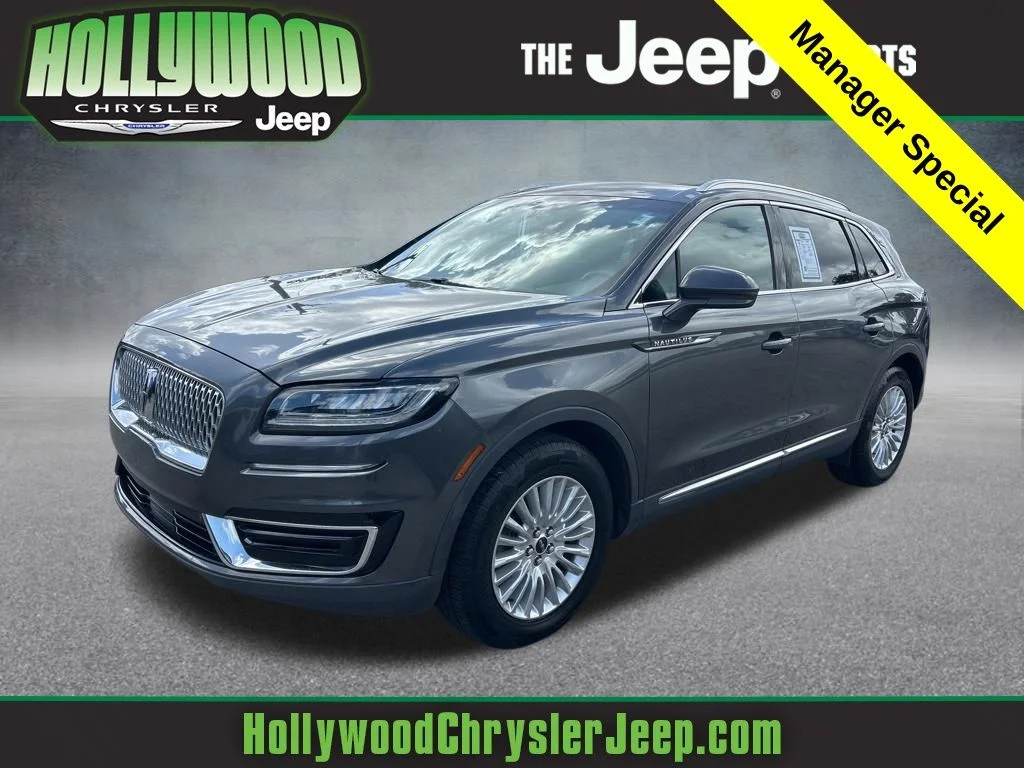 Used 2020 Gray Lincoln Standard image 1