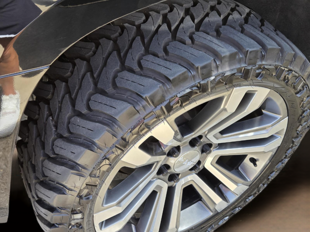 Used 2017 Black GMC Denali image 8