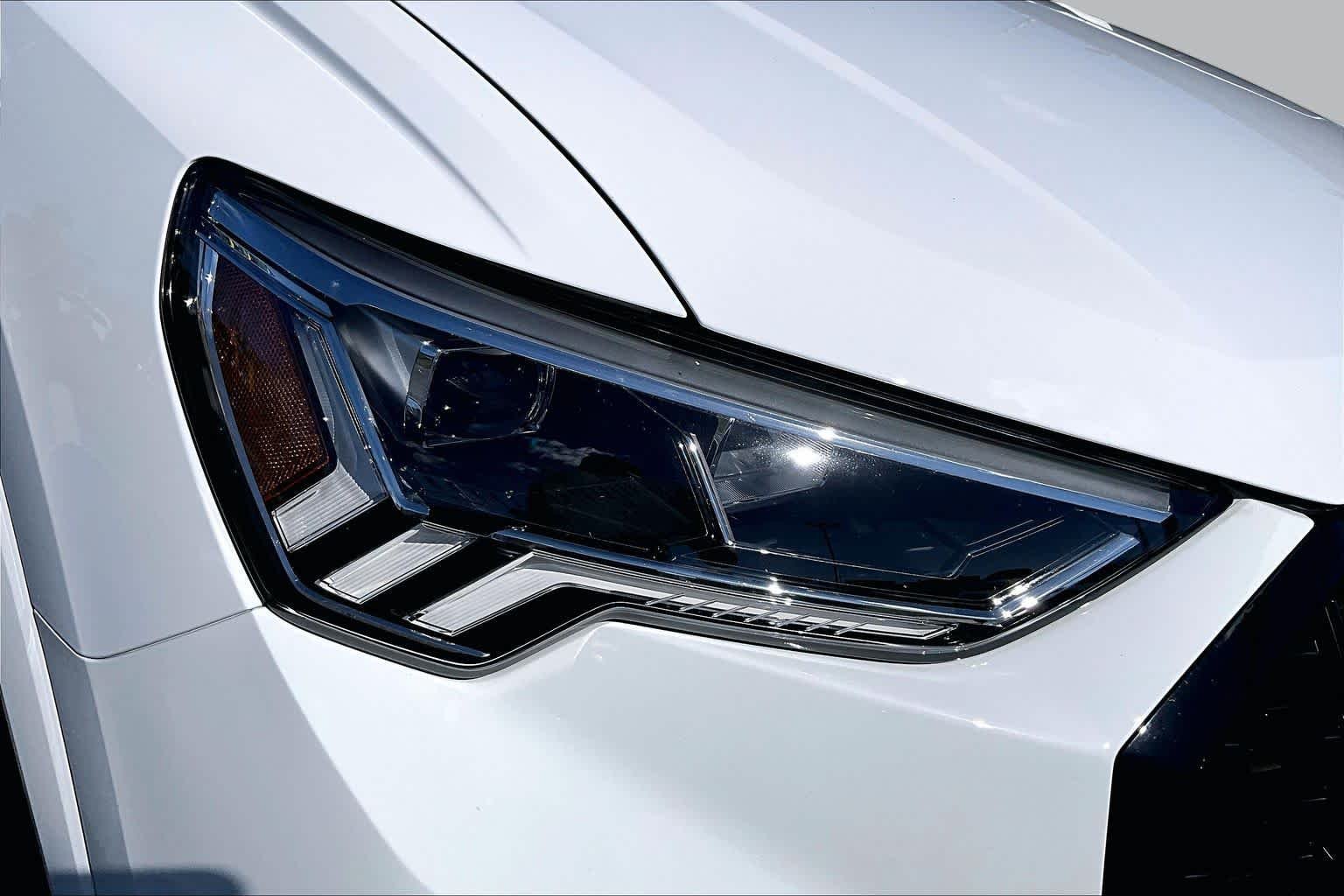 Used 2025 Arkona White Audi S line Premium image 28