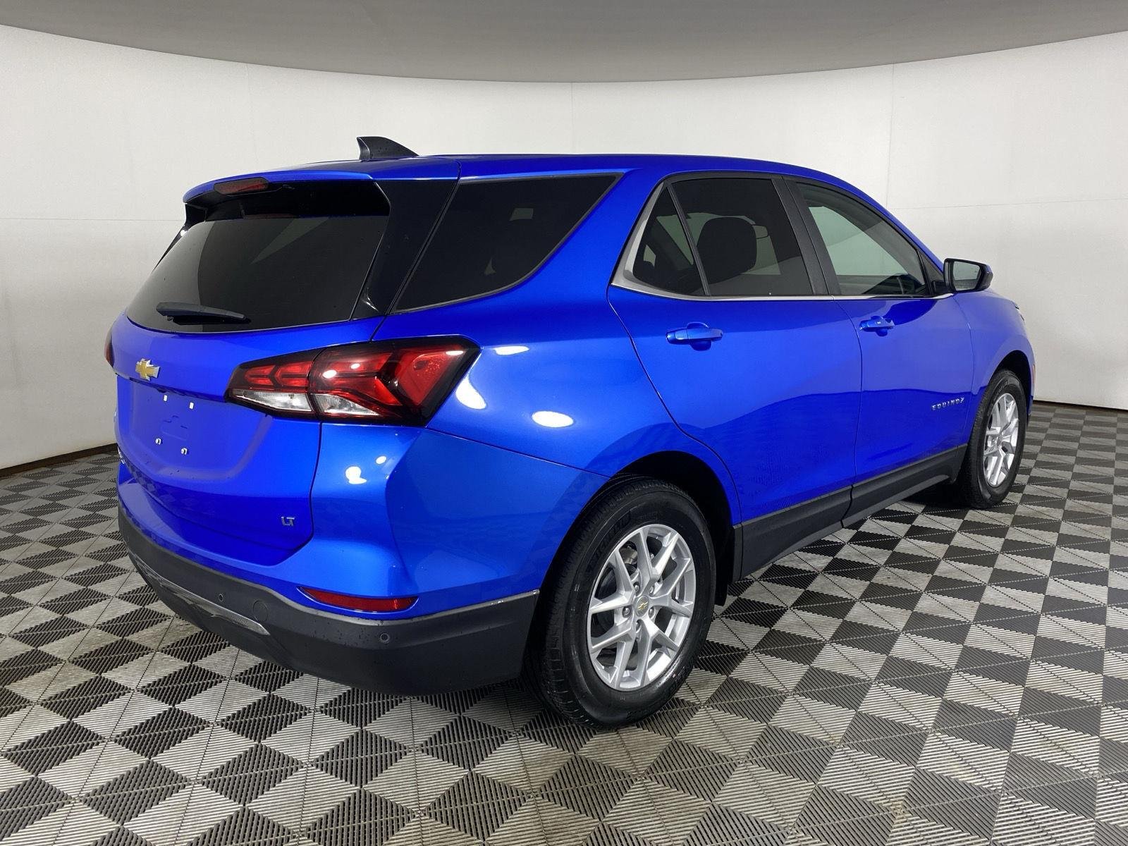 Used 2024  Chevrolet  image 7