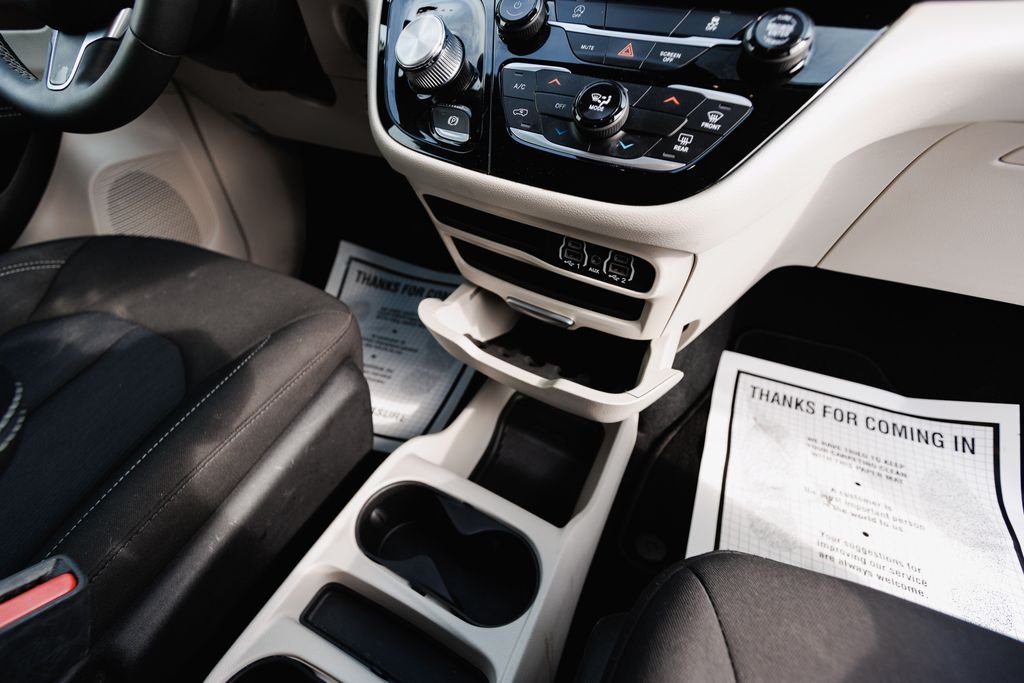 2023 Chrysler Voyager LX - Photo 22